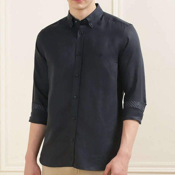 Men Solid Shirt With Printed Undercollar
