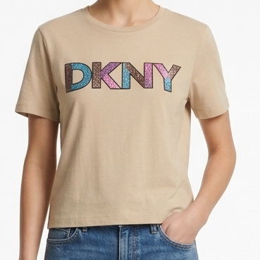Stylish  Logo T-Shirt – Casual Chic Everyday Wear