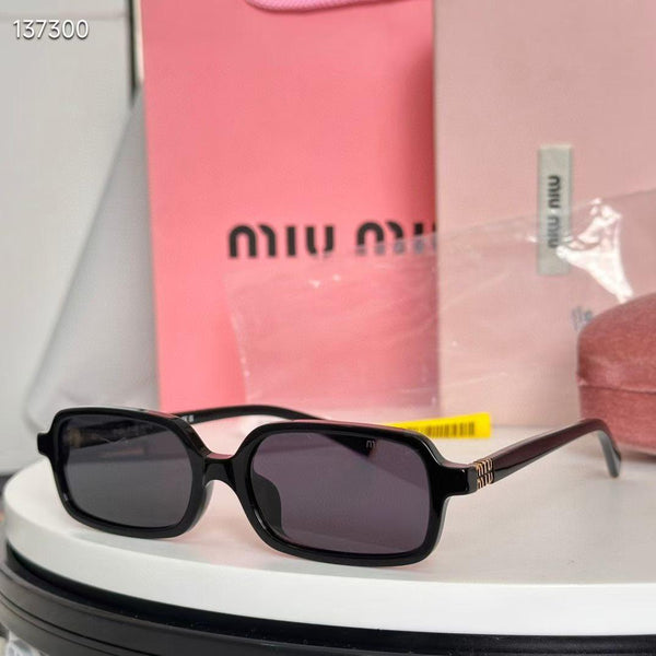 Premium Quality and Stylish Initial Logo Sunglass For Women