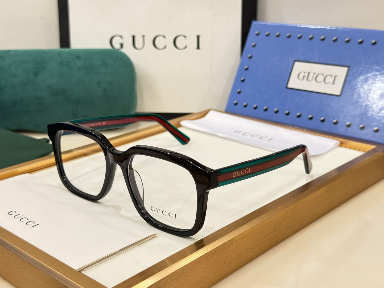 Premium Quality Square Frame – Modern Design, Lasting Durability