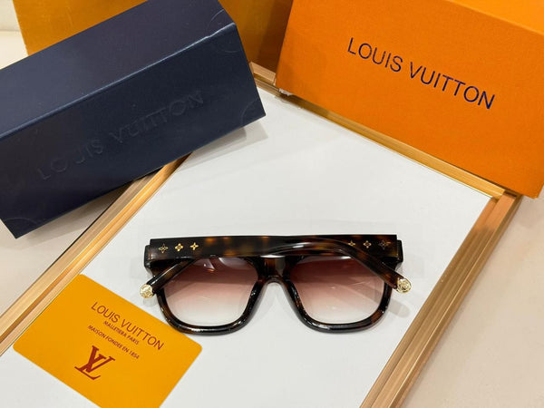 Premium Sunglasses  Gradient Lens & Iconic Monogram Logo