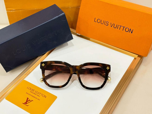 Premium Sunglasses  Gradient Lens & Iconic Monogram Logo