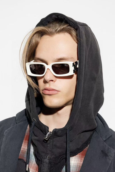 Trendy Rectangle Frame Sunglasses with Stylish Logo Detailing