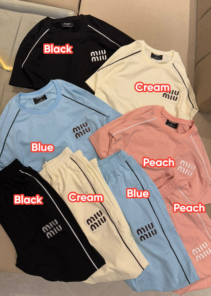 Women’s Premium Tracksuit With Trendy Logo Design