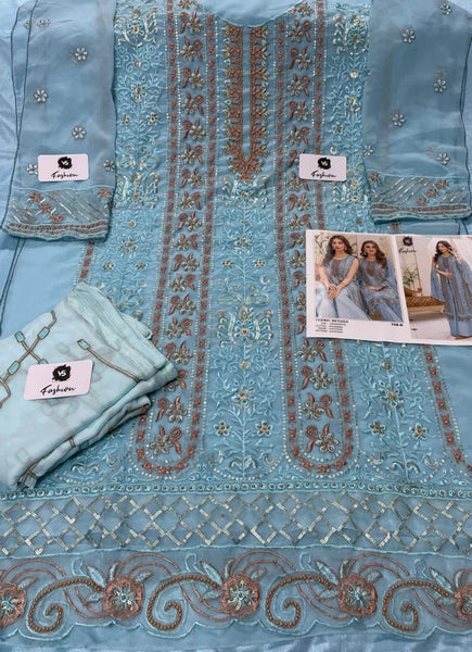 {Semi Stitched} Beautiful Pakistani Georgette suit.