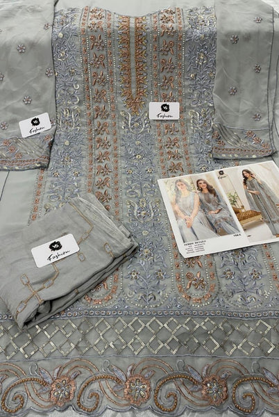 {Semi Stitched} Beautiful Pakistani Georgette suit.