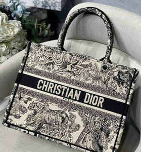 Fluorescent Jouy Reverse Embroidery Hand Bag
