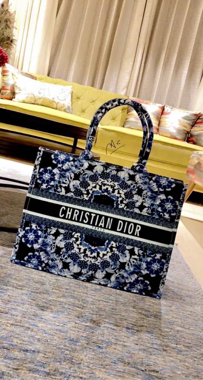 Fluorescent Jouy Reverse Embroidery Hand Bag