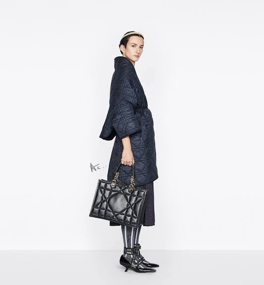 Medium Essential Tote Bag