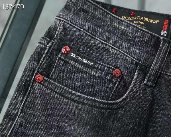 Stretchable Fabric Regular Cut Denim Jeans