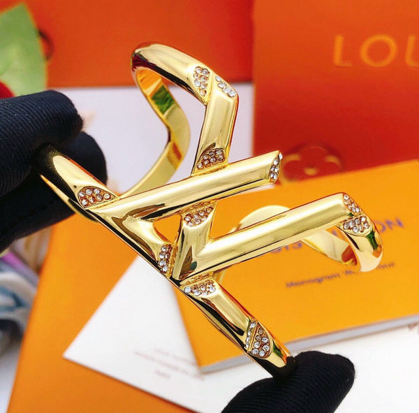 L & V Volt One Cuff, Yellow Gold And Diamonds