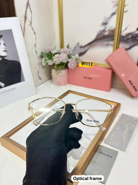 Elegant and Luxury Designer Sunglass For Women