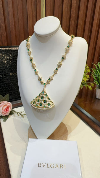 Luxury Gold  Emeralds Necklace
