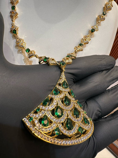 Luxury Gold  Emeralds Necklace