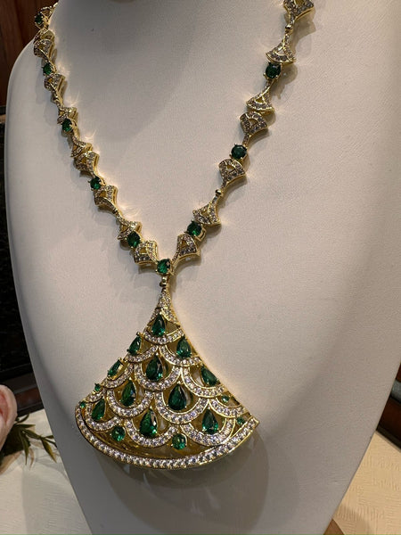 Luxury Gold  Emeralds Necklace