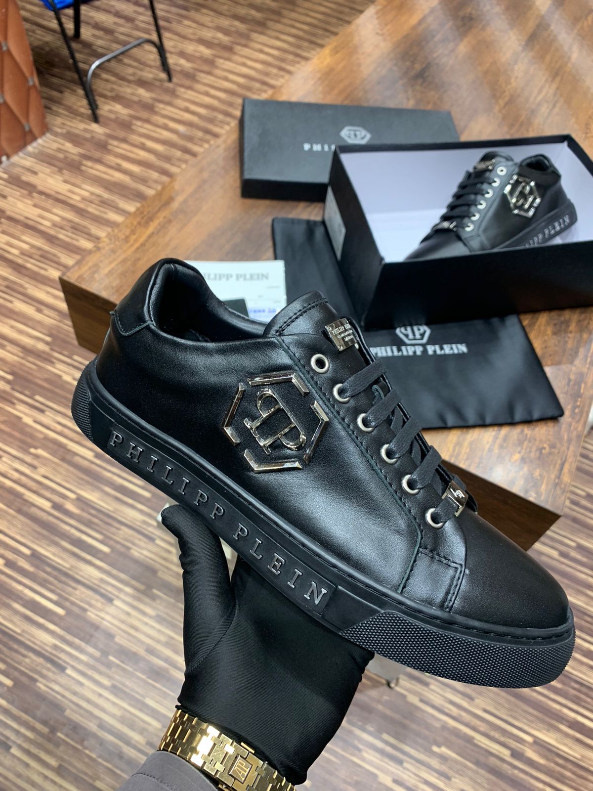 Exclusive  Branded Sneakers