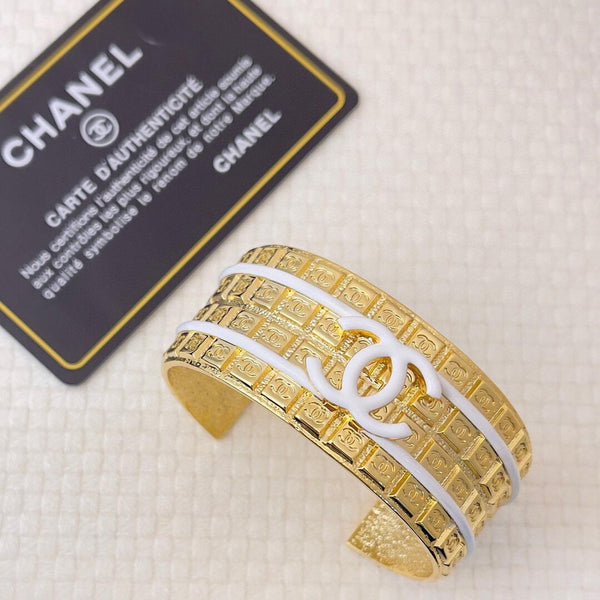 Premium New Edition  CC Logo Cuff Bracelet