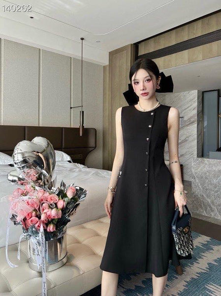Elegant Sleeveless Black A-Line Dress with Asymmetrical Button Detailing