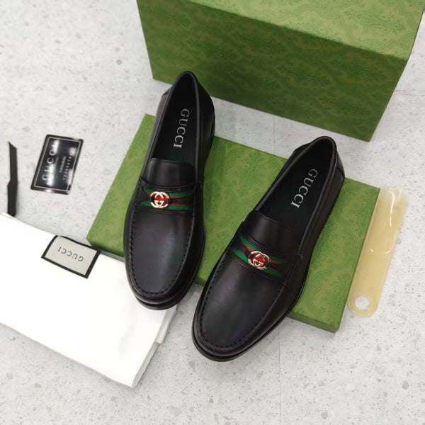 Luxury Logo-Plague Detail Loafers