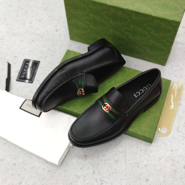 Luxury Logo-Plague Detail Loafers