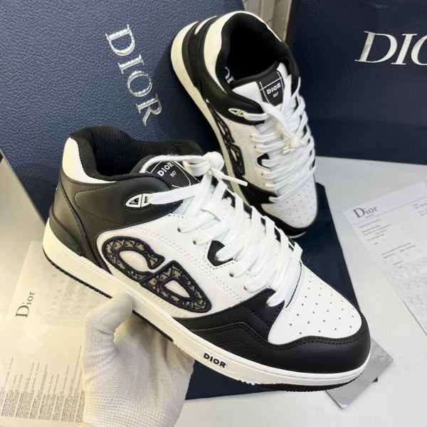 B57 Dribble Low-Top Sneaker