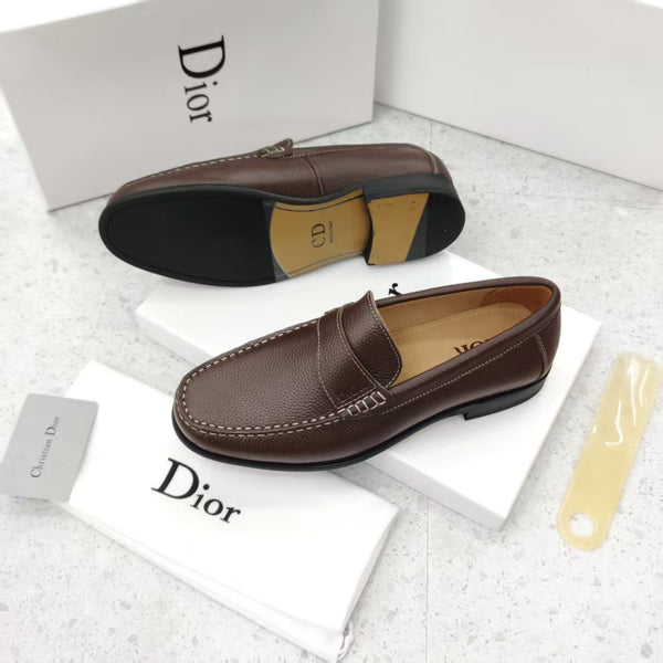 Men’s Luxury Leather Loafers  Classic Brown Slip-On with Logo Detail