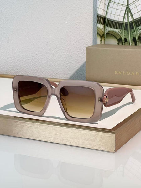 Premium Women’s Oversized Square Brand Sunglasses with Signature Logo Detailing
