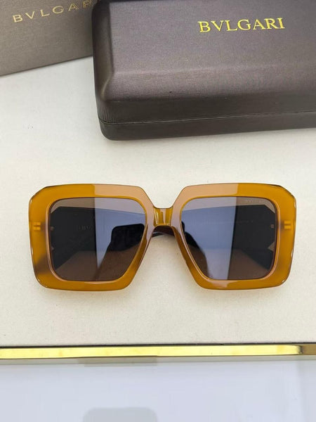 Premium Women’s Oversized Square Brand Sunglasses with Signature Logo Detailing