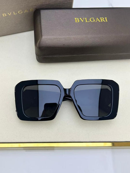 Premium Women’s Oversized Square Brand Sunglasses with Signature Logo Detailing