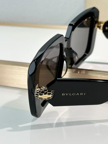 Premium Women’s Oversized Square Brand Sunglasses with Signature Logo Detailing