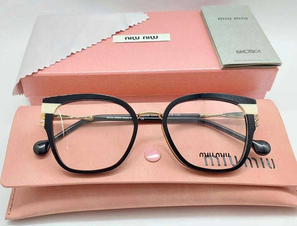 Luxury Cat-Eye Eyeglasses – Chic Designer Frame