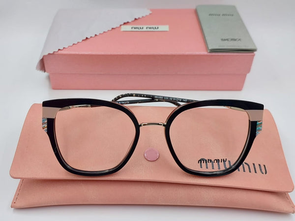 Luxury Cat-Eye Eyeglasses – Chic Designer Frame