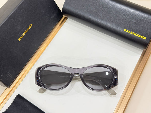 Luxe Bold BB Emblem Oval Shield Sunglasses