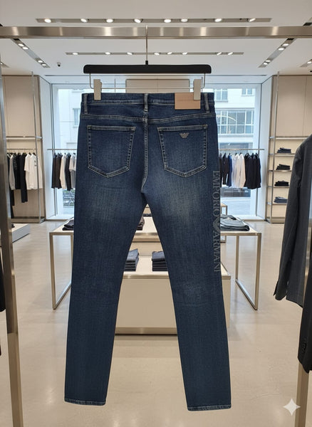 Casual Chic Blue Jeans with Vintage Fade Effect