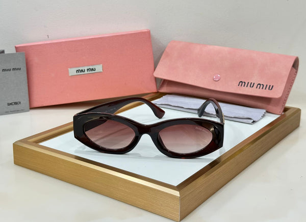 Iconic Premium Cat-Eye Sunglasses with Bold Logo Arms