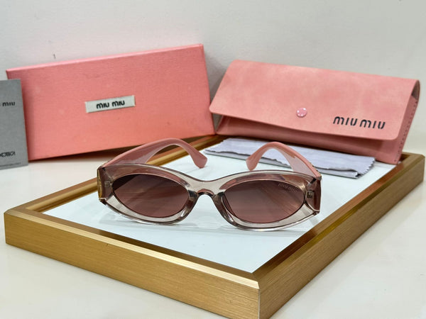 Iconic Premium Cat-Eye Sunglasses with Bold Logo Arms