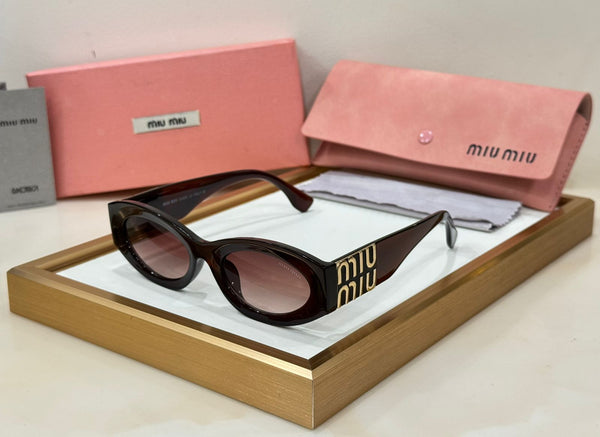 Iconic Premium Cat-Eye Sunglasses with Bold Logo Arms