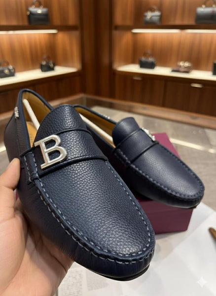 Luxury Brand  Leather Loafers with Classic Initial Metal Logo