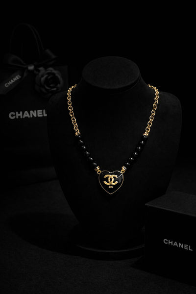 Elegant Heart Pendant Necklace Classic Black & Gold Design