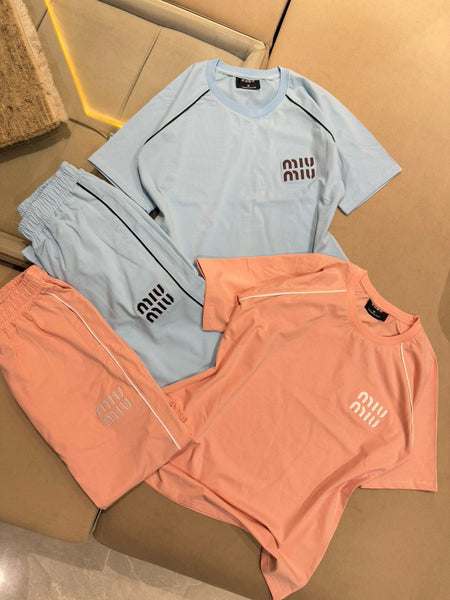 Women’s Premium Tracksuit With Trendy Logo Design