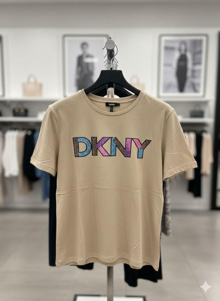 Stylish  Logo T-Shirt – Casual Chic Everyday Wear