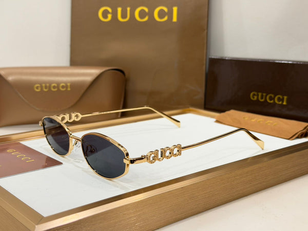 Luxury Gold-Tone Women’s Sunglasses – Elegant, Chic & Timeless