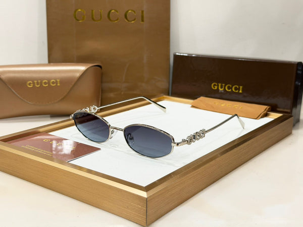 Luxury Gold-Tone Women’s Sunglasses – Elegant, Chic & Timeless