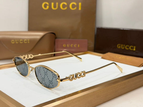 Luxury Gold-Tone Women’s Sunglasses – Elegant, Chic & Timeless