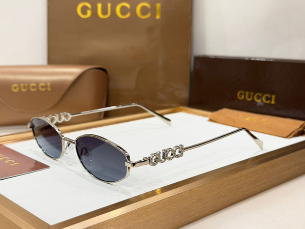 Luxury Gold-Tone Women’s Sunglasses – Elegant, Chic & Timeless