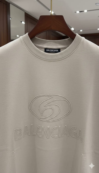 Premium Minimalist Logo T-Shirt Modern Streetwear Essential