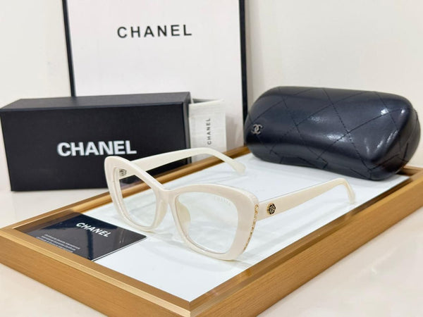 Classic Tortoiseshell Square Eyeglasses Sophisticated Everyday Style