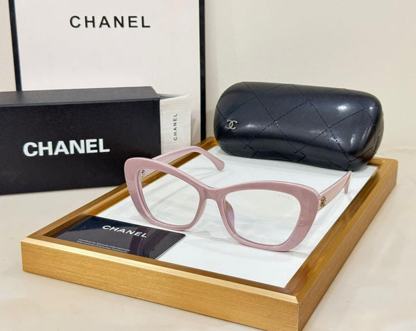 Classic Tortoiseshell Square Eyeglasses Sophisticated Everyday Style