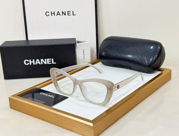 Classic Tortoiseshell Square Eyeglasses Sophisticated Everyday Style