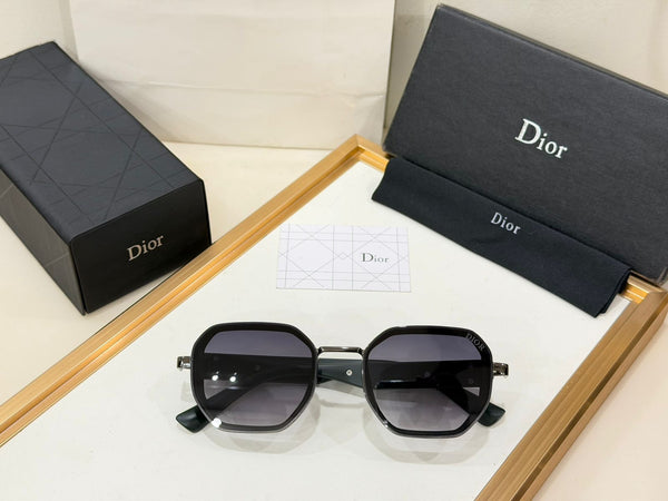 Elegant Women’s Oversized Gradient Square Sunglasses